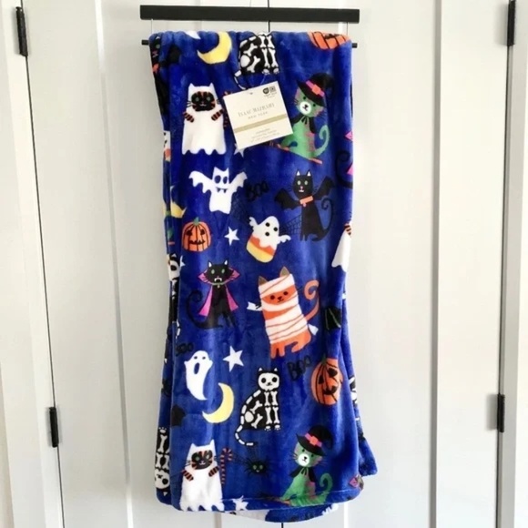 Halloween Blanket, Isaac Mizrahi, Plush Blanket, Throw, 60" x 70" NEW With Tags - Picture 1 of 10